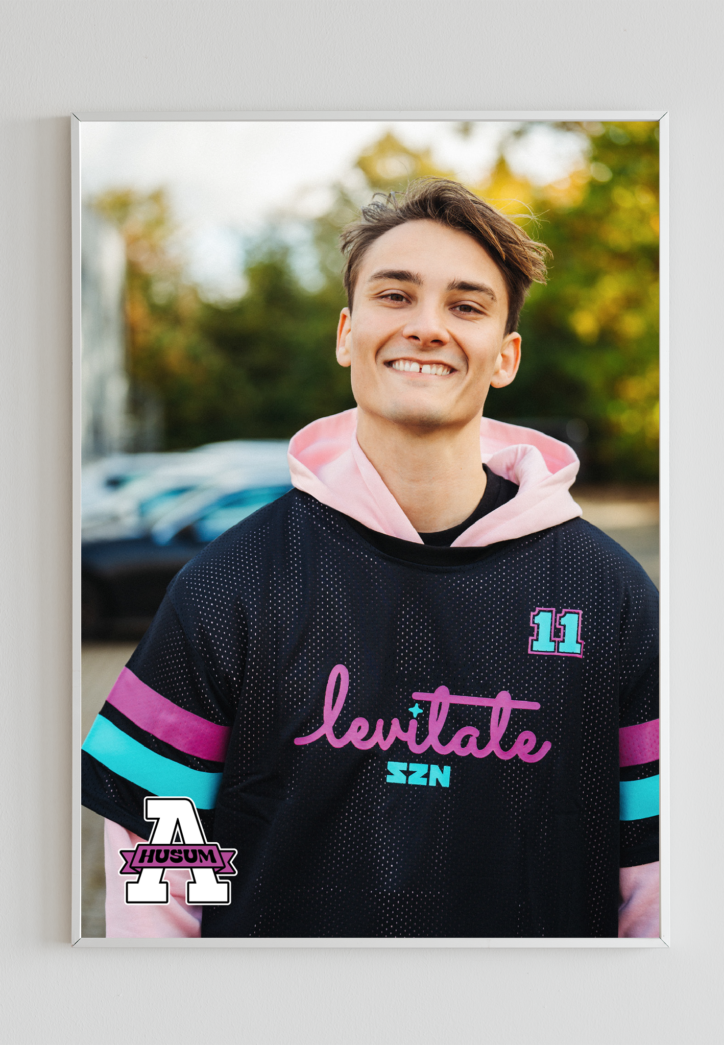 Alex &amp; Nellie - Shoulder friend poster